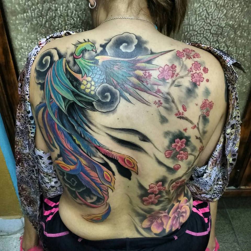 Pieza Fénix Neotradicional en espalda